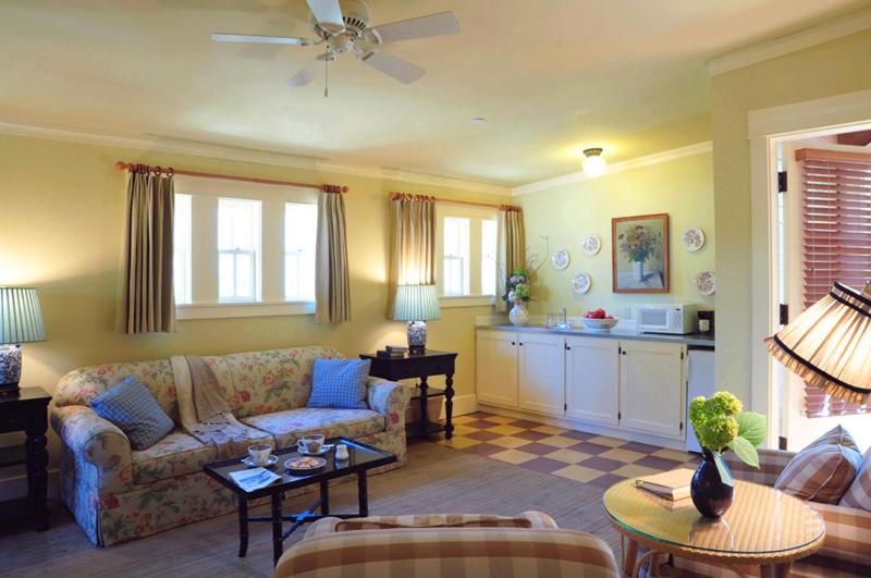 Bungalow image 1