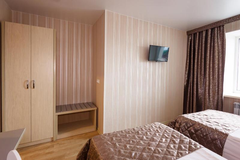 Standard Twin Room image 2