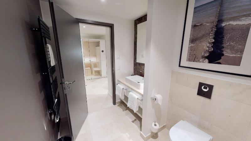White Pearl Apartment 1.06 - image 12