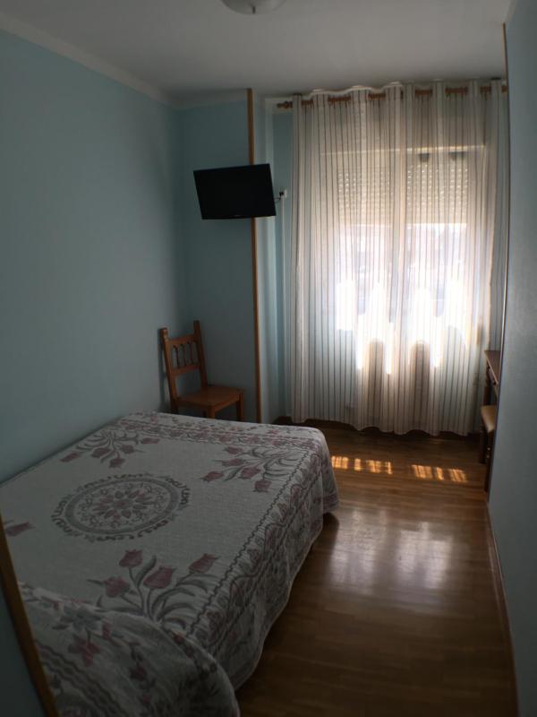 Single Room image 3