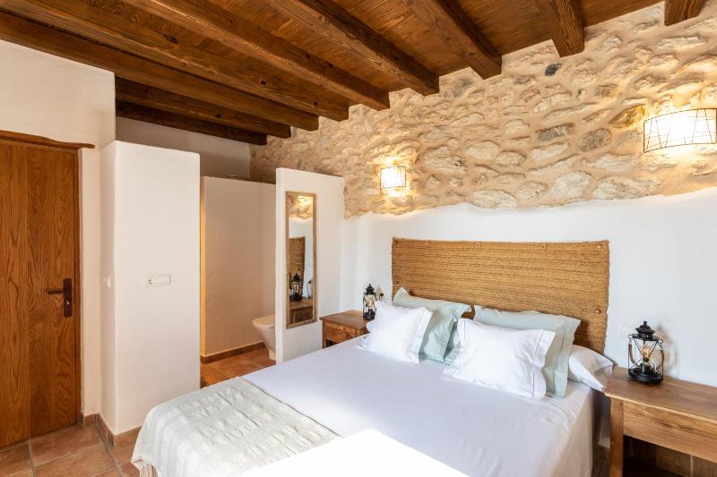 Three-Bedroom House image 4