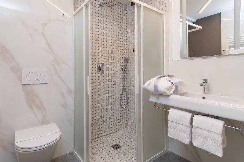 Superior Double Room image 2