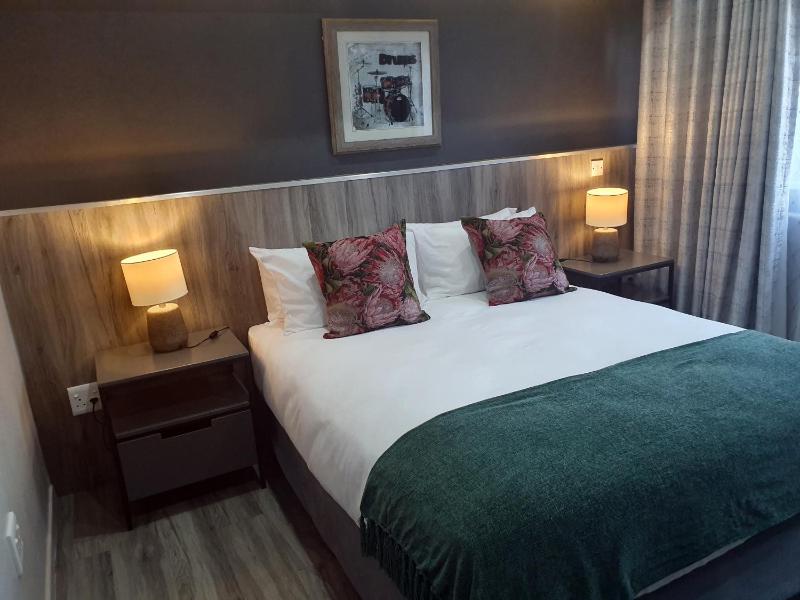 La Orchard Hotel - image 7