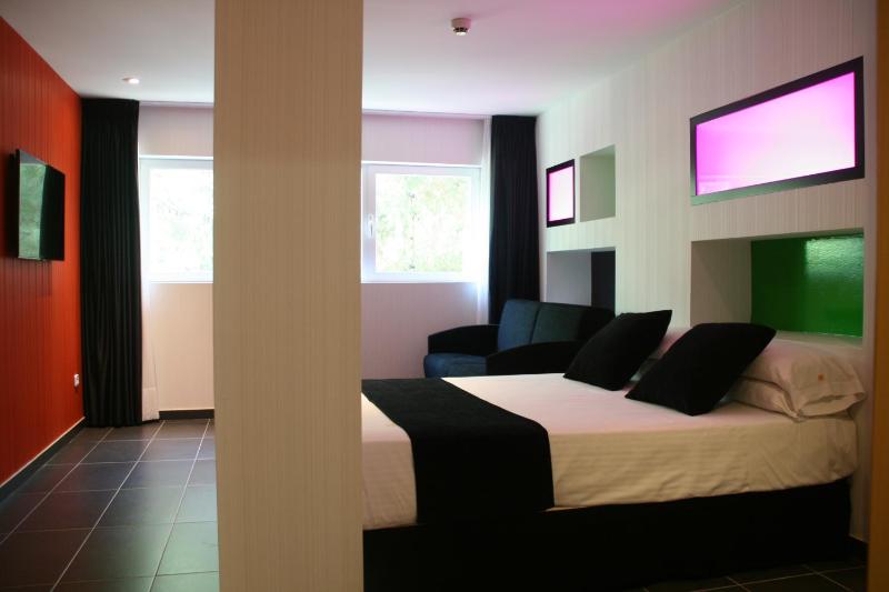 Deluxe Triple Room image 4