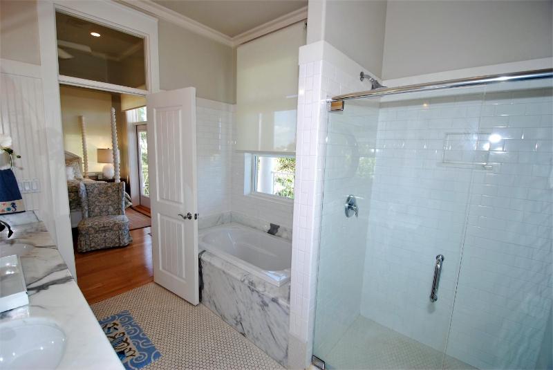 Sea Hawk - Private Beach House With Pool & Hot Tub Home - image 16