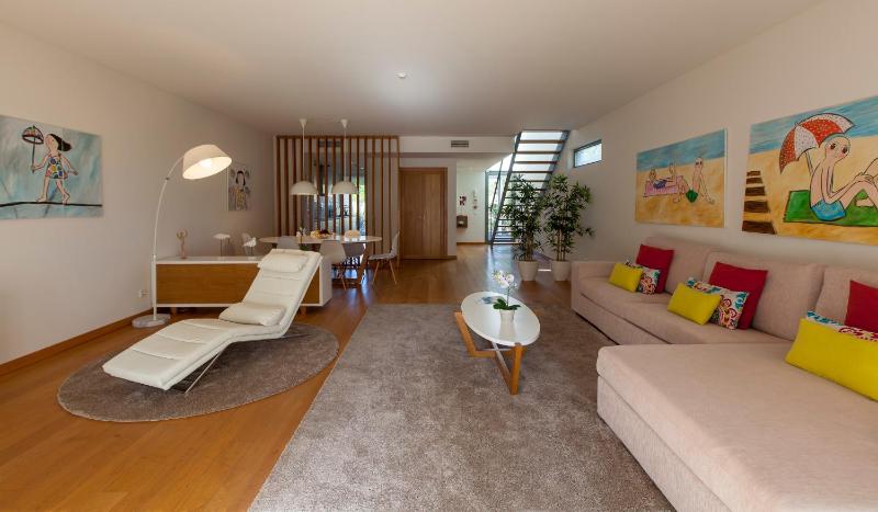 Two-Bedroom Townhouse with Shared Pool (B) image 2