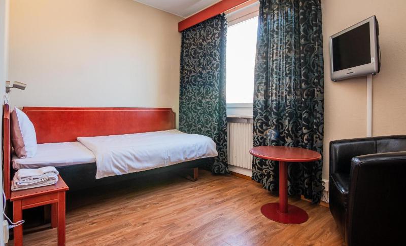 Single Room image 1