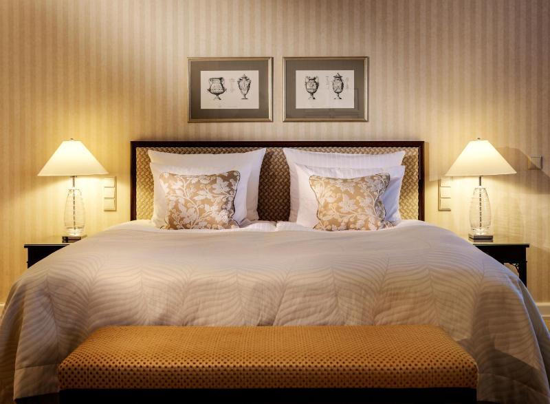 Executive Suite image 3