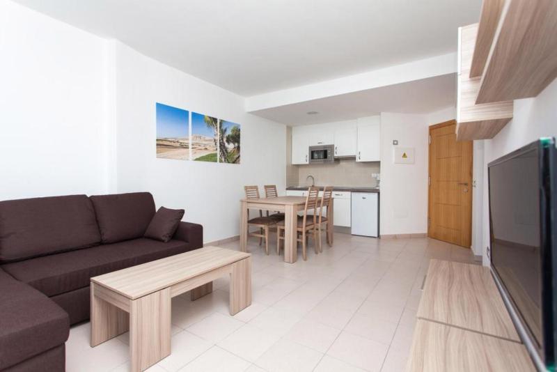 One-Bedroom Apartment image 4