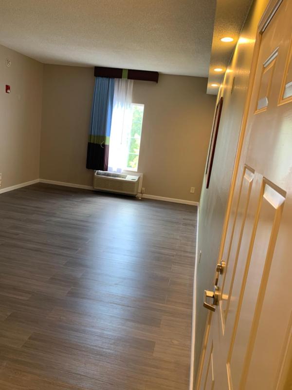 Premium King Room - Disability Access/Non-Smoking image 4