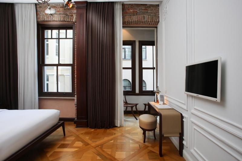 Deluxe Double Room image 4