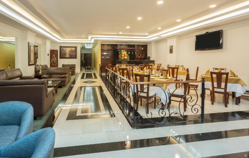 Hotel Embassy Park - image 7