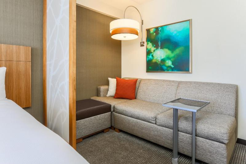 Double Room with Two Double Beds - Disability Access image 3