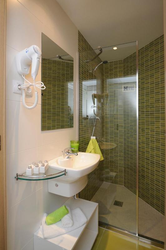 Junior Suite with Balcony image 3