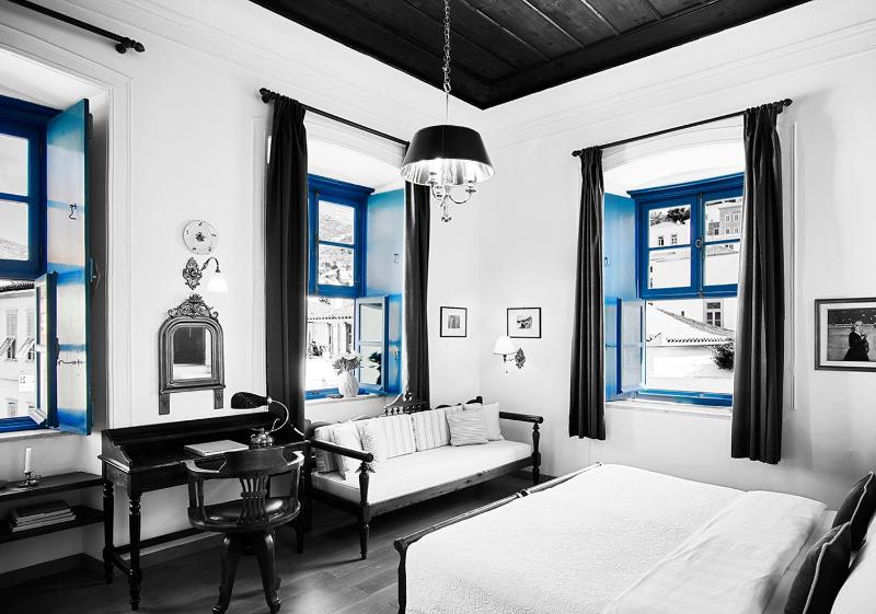 Deluxe Double Room image 3