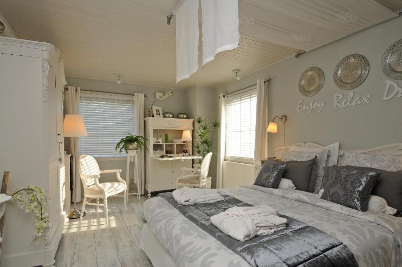 Double Room with Bath image 4