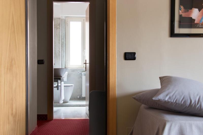 Quadruple Room image 2