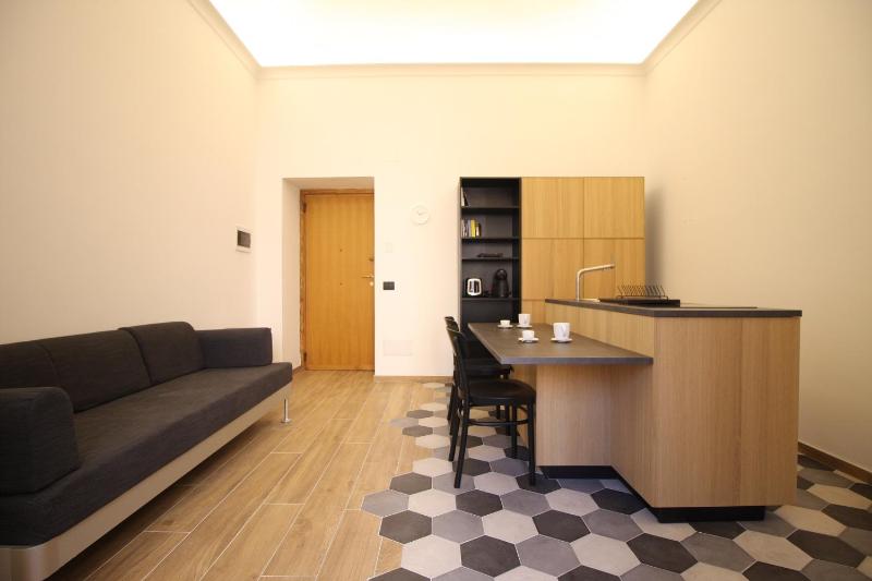 Suite 44 - image 3