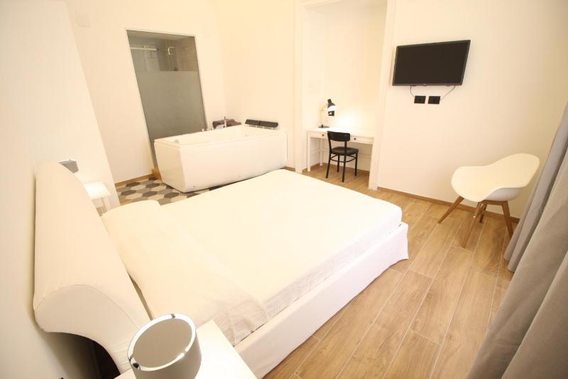 Suite 44 - image 5