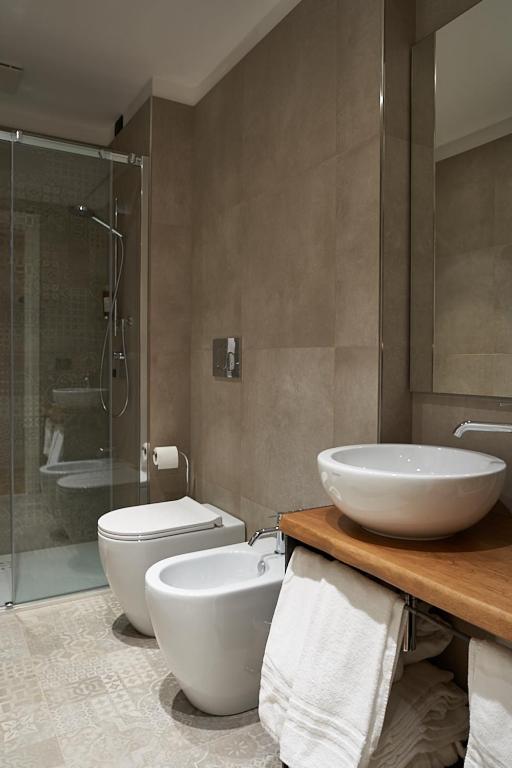Double Room image 2