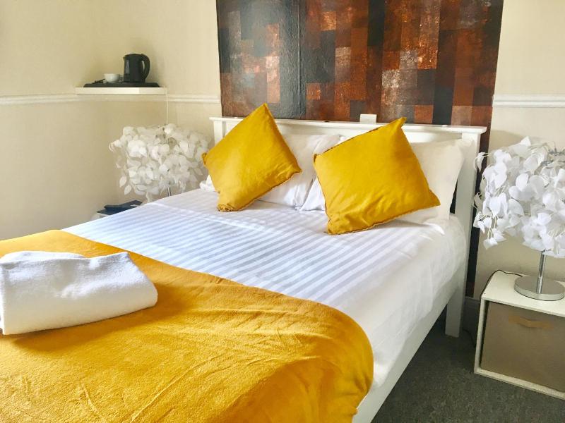Standard Double Room image 4