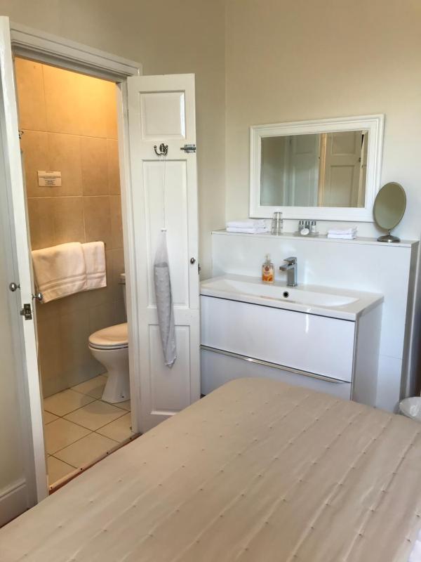 Double Room image 2