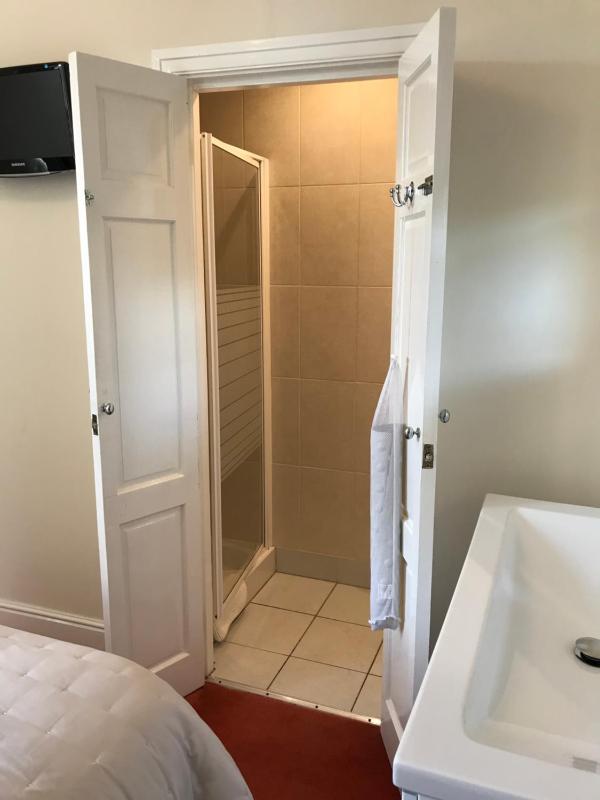Double Room image 3