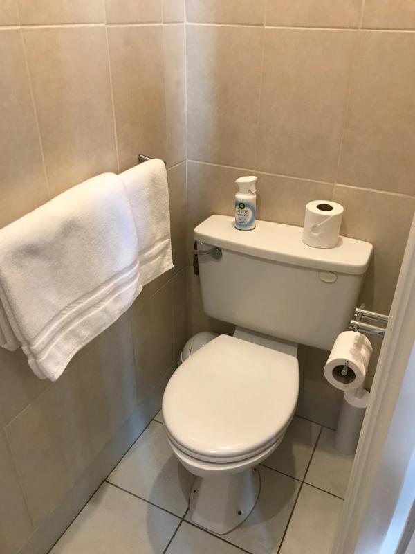 Double Room image 4
