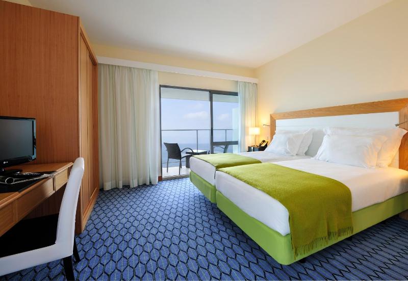 Classic Twin Room with Sea View image 1