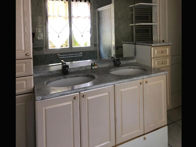 One-Bedroom Standard Apartment image 4