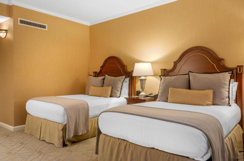 Premier Double Room with Two Double Beds image 1