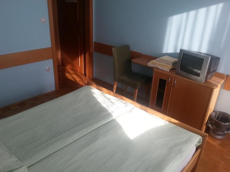 Double Room image 4