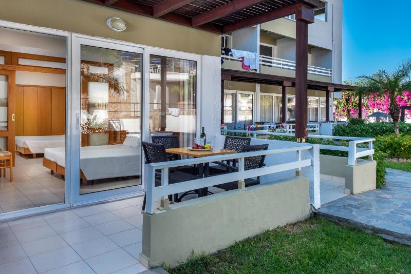 Family Room with Balcony (4 Adults) image 1