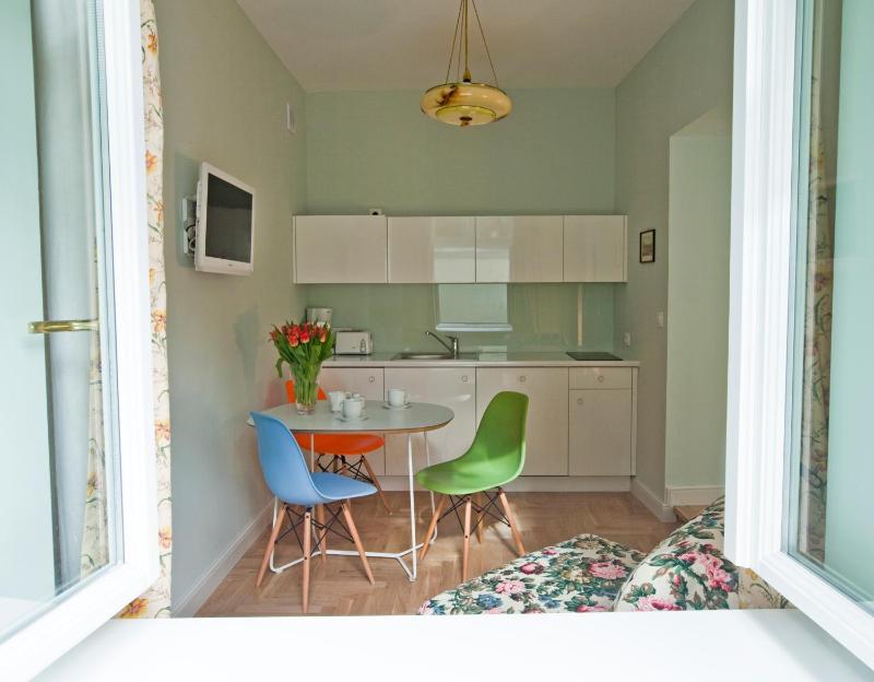Deluxe with Private Patio image 2