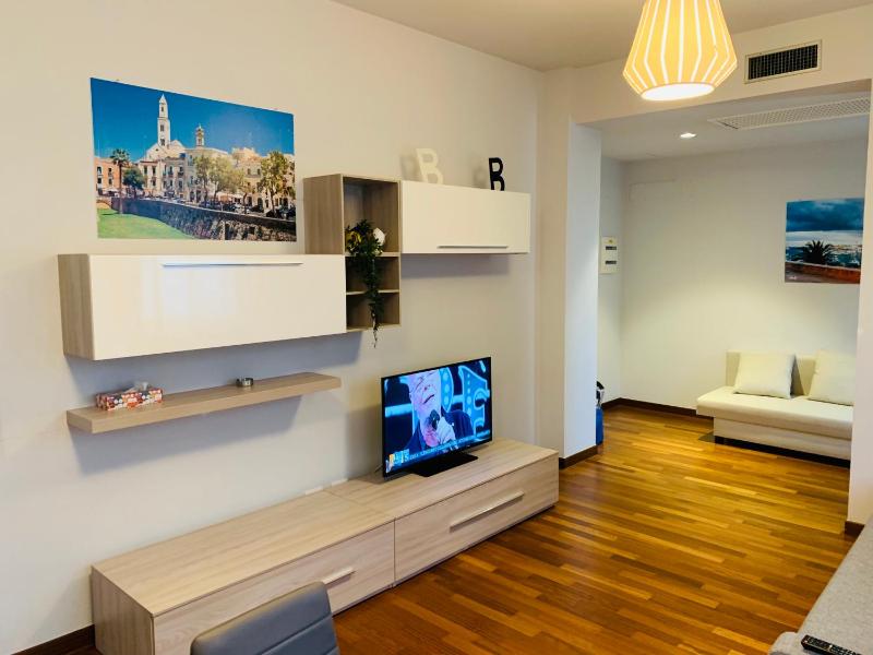 One-Bedroom Apartment image 1