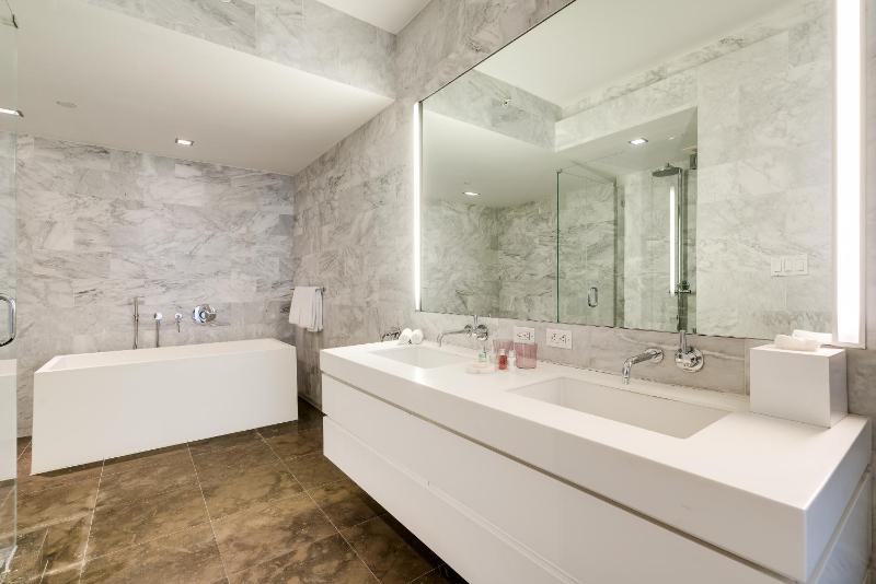 One Bedroom Suite with Terrace image 2