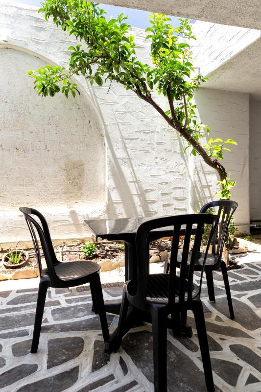 Economy Semi-Basement No View image 3