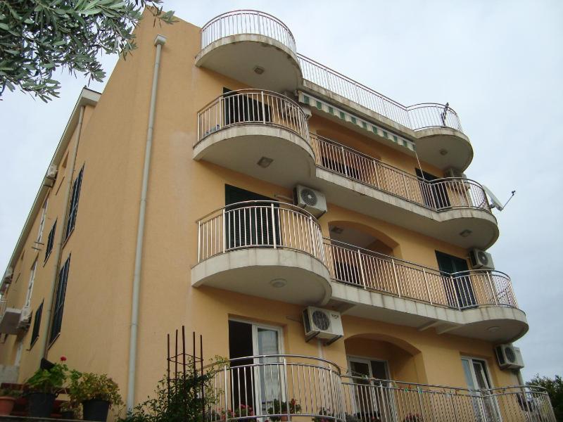 Two-Bedroom Apartment with Balcony image 4