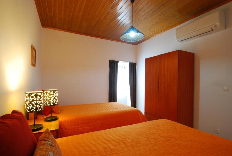 One-Bedroom Apartment image 3