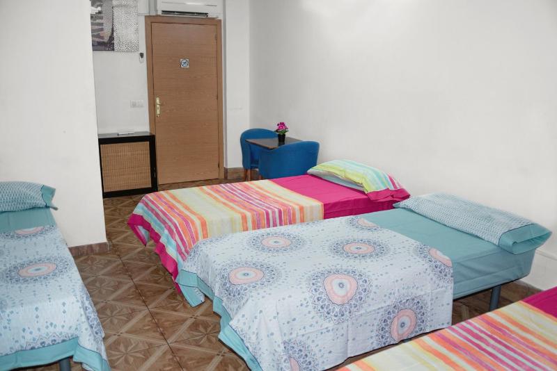 Quadruple with Private Bathroom image 3
