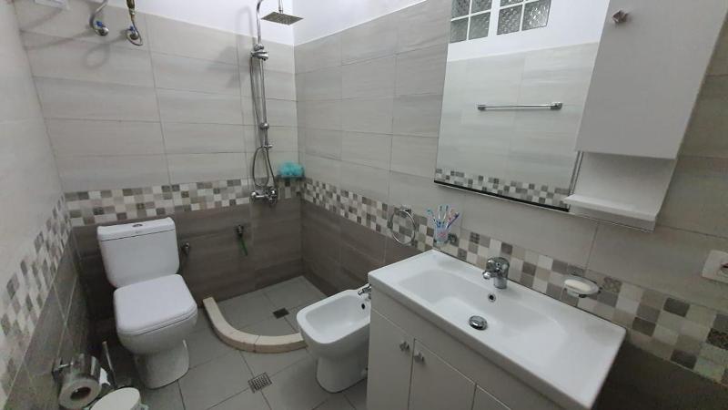 Unejs Apartment - image 10