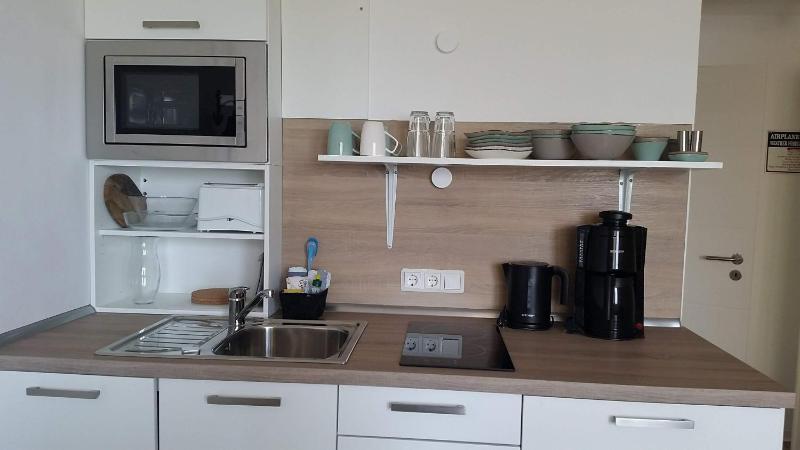 One-Bedroom Apartment with Sea View - Von Richthofen image 3