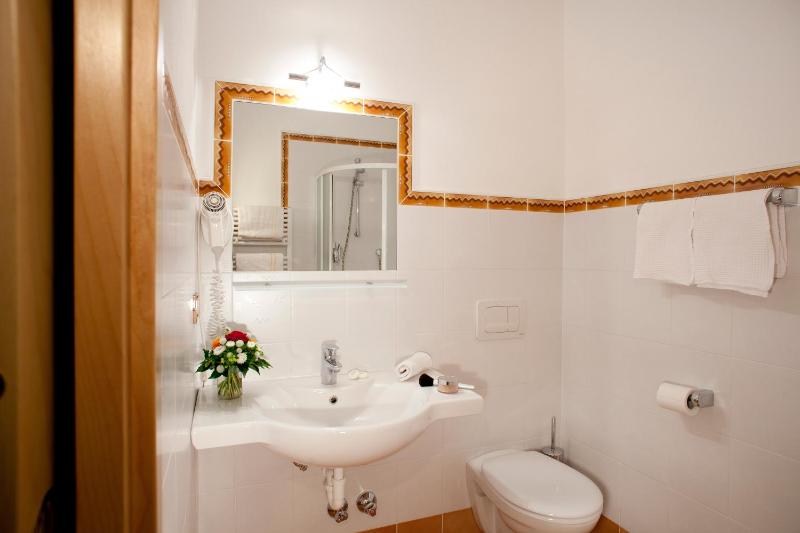 Double or Twin Room - Disability Access image 3