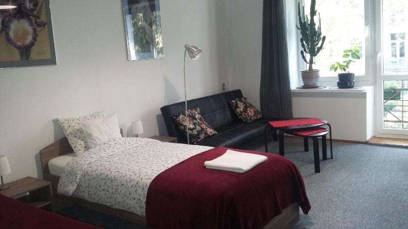 Twin Room with Balcony image 2