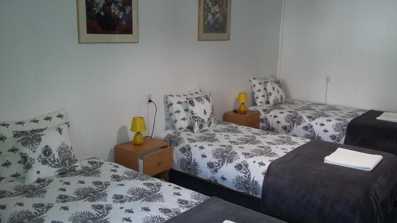 Triple Room with Shared Bathroom image 4