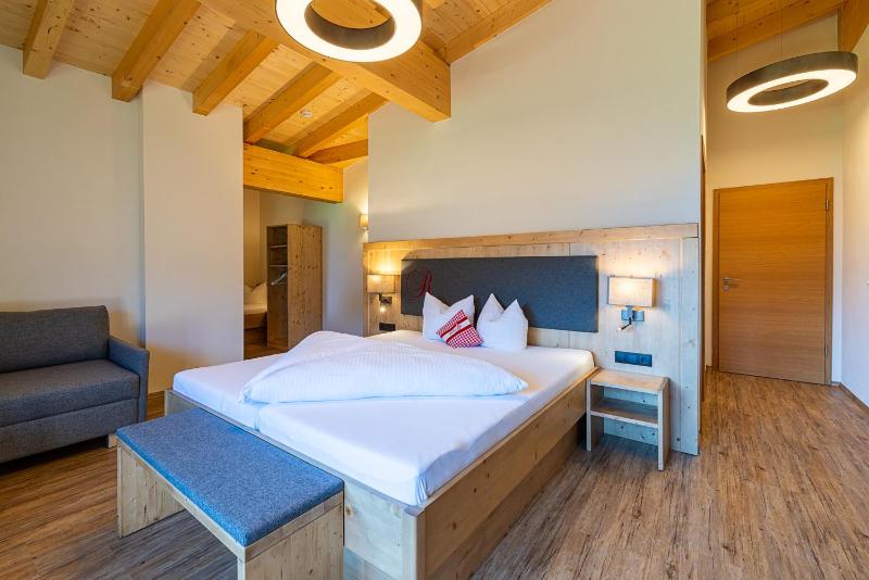 Double Room with Balcony (2 Adults + 1 Child) image 2