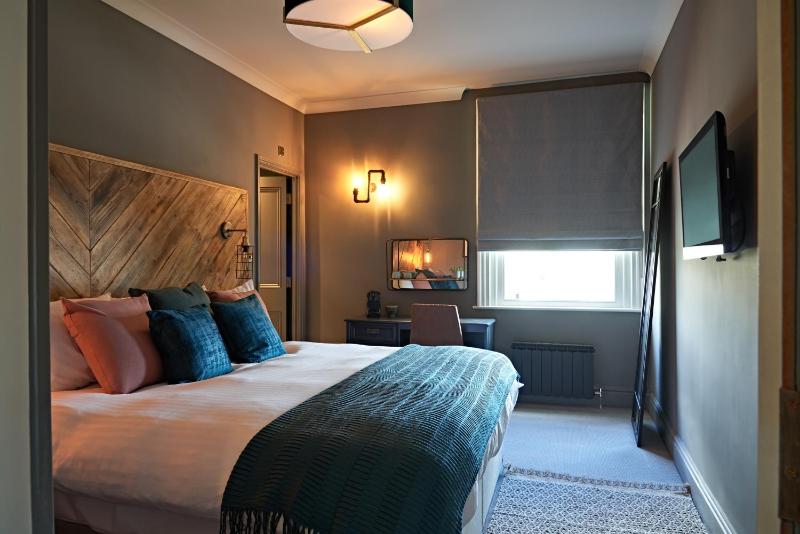 Superior Double or Twin Room image 4