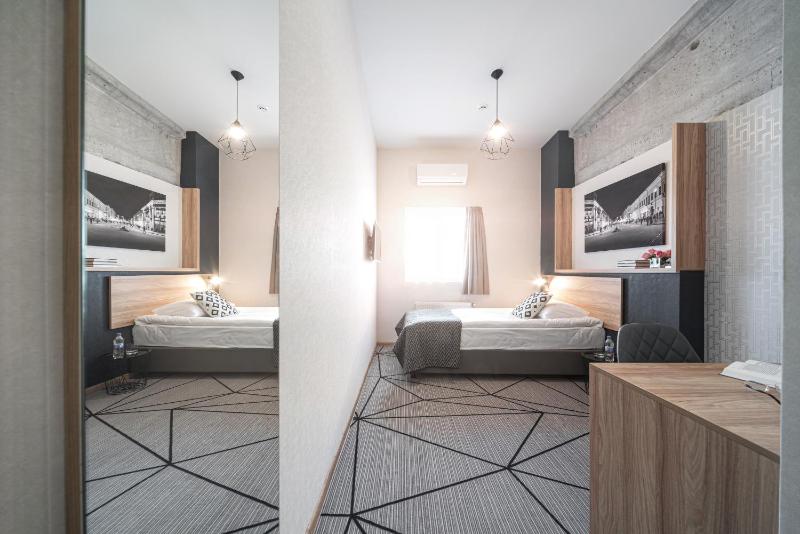 Single Room image 4