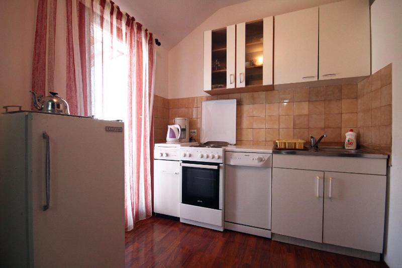 Comfort Two-Bedroom Apartment with Terrace image 3