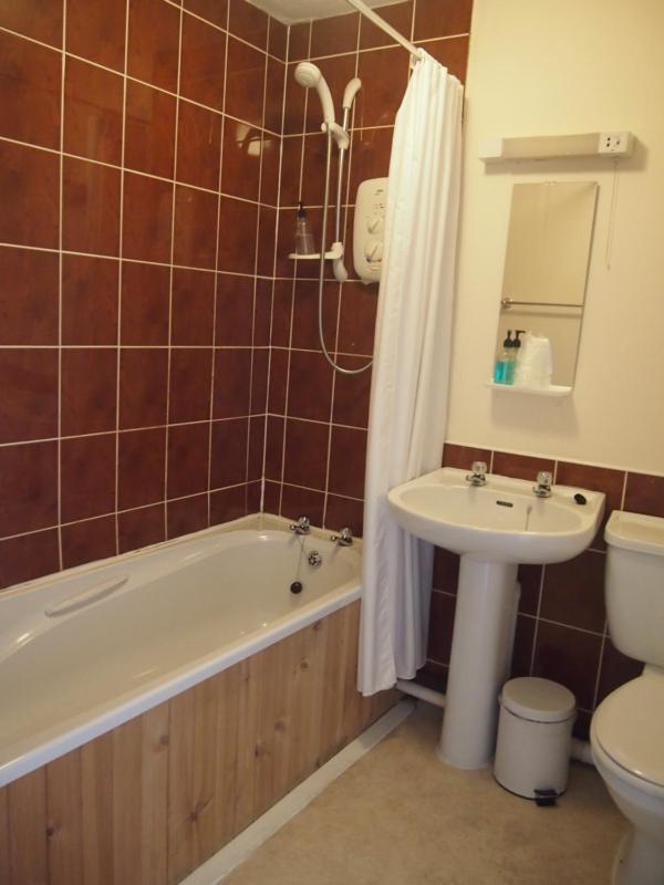 Single Room image 3